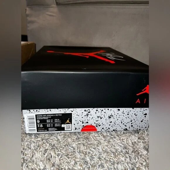 Jordan 4 (Seafoam) Size 9W-7.5M - Picture 3 of 9